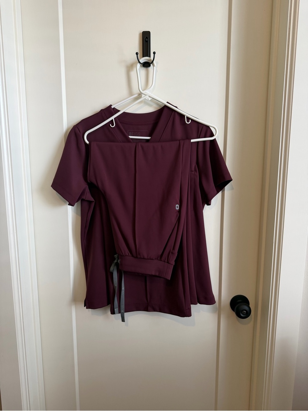FIGS Burgundy Salina FORMx Wide Leg Scrub Pants Medium Petite M/P